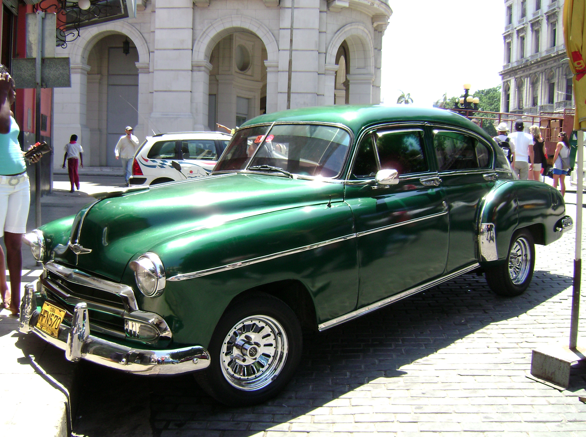 Havana green car